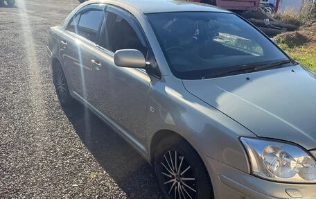 Toyota Avensis III рестайлинг, 2005 год, 690 000 рублей, 7 фотография