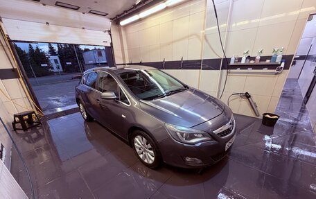Opel Astra J, 2011 год, 556 000 рублей, 3 фотография
