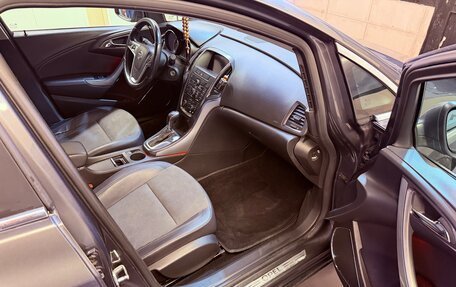 Opel Astra J, 2011 год, 556 000 рублей, 12 фотография