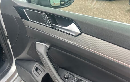 Volkswagen Passat B8 рестайлинг, 2018 год, 2 099 999 рублей, 7 фотография
