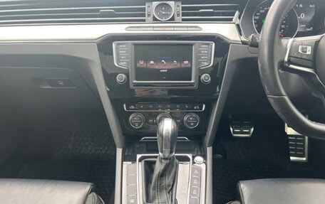 Volkswagen Passat B8 рестайлинг, 2018 год, 2 099 999 рублей, 10 фотография