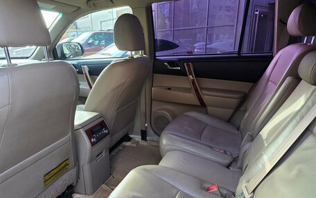 Toyota Highlander III, 2011 год, 1 799 000 рублей, 6 фотография