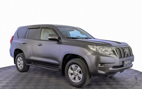 Toyota Land Cruiser Prado 150 рестайлинг, 2019 год, 4 200 000 рублей, 3 фотография