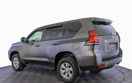 Toyota Land Cruiser Prado 150 рестайлинг, 2019 год, 4 200 000 рублей, 7 фотография