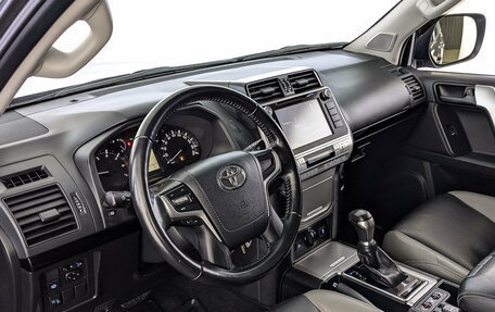 Toyota Land Cruiser Prado 150 рестайлинг, 2019 год, 4 200 000 рублей, 15 фотография