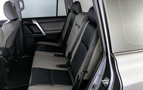 Toyota Land Cruiser Prado 150 рестайлинг, 2019 год, 4 200 000 рублей, 18 фотография