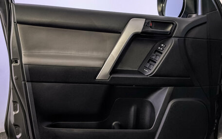 Toyota Land Cruiser Prado 150 рестайлинг, 2019 год, 4 200 000 рублей, 19 фотография