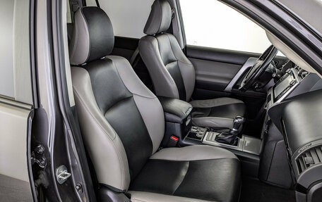 Toyota Land Cruiser Prado 150 рестайлинг, 2019 год, 4 200 000 рублей, 24 фотография