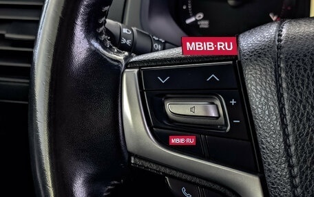 Toyota Land Cruiser Prado 150 рестайлинг, 2019 год, 4 200 000 рублей, 28 фотография