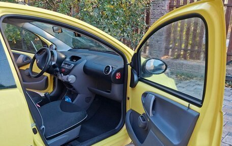 Peugeot 107 I рестайлинг, 2010 год, 380 000 рублей, 15 фотография