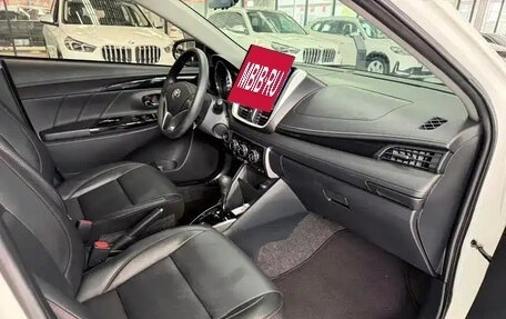 Toyota Yaris XP150 рестайлинг, 2022 год, 925 000 рублей, 6 фотография