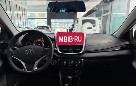 Toyota Yaris XP150 рестайлинг, 2022 год, 925 000 рублей, 3 фотография