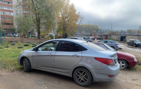 Hyundai Solaris II рестайлинг, 2013 год, 600 000 рублей, 3 фотография