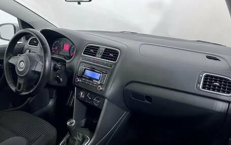 Volkswagen Polo VI, 2011 год, 697 000 рублей, 12 фотография