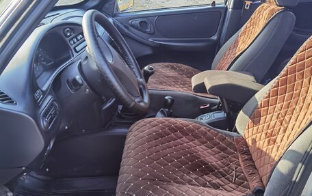 Chevrolet Niva I рестайлинг, 2004 год, 220 000 рублей, 9 фотография