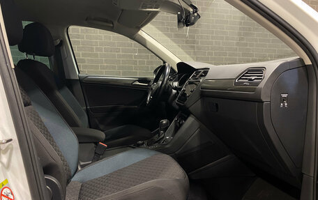 Volkswagen Tiguan II, 2019 год, 2 579 000 рублей, 10 фотография