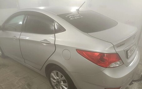 Hyundai Solaris II рестайлинг, 2012 год, 650 000 рублей, 3 фотография