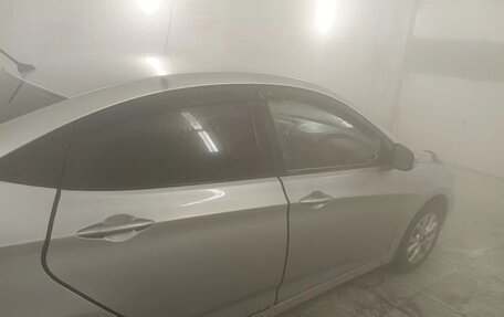 Hyundai Solaris II рестайлинг, 2012 год, 650 000 рублей, 11 фотография
