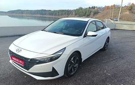 Hyundai Elantra, 2022 год, 2 600 000 рублей, 1 фотография