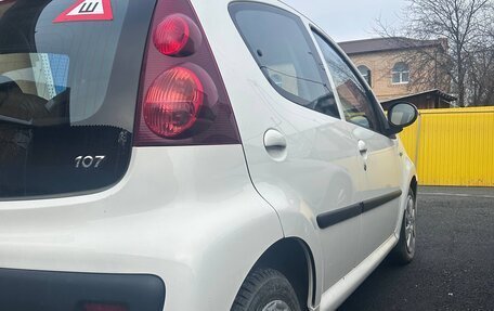 Peugeot 107 I рестайлинг, 2013 год, 590 000 рублей, 4 фотография