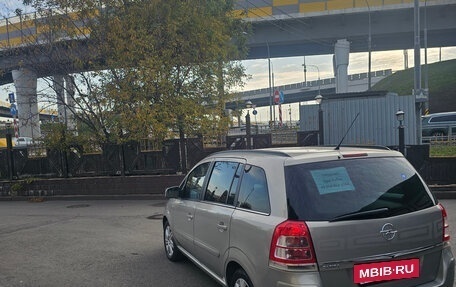 Opel Zafira B, 2011 год, 700 000 рублей, 18 фотография