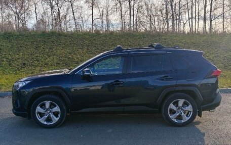 Toyota RAV4, 2019 год, 3 300 000 рублей, 6 фотография