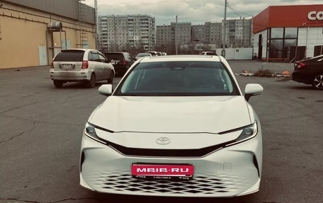 Toyota Camry, 2024 год, 4 200 000 рублей, 3 фотография