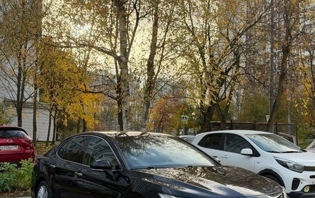 Toyota Camry, 2018 год, 2 550 000 рублей, 3 фотография