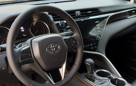 Toyota Camry, 2018 год, 2 550 000 рублей, 10 фотография