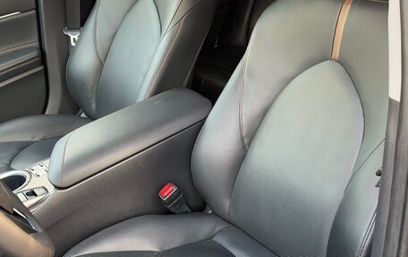 Toyota Camry, 2018 год, 2 550 000 рублей, 9 фотография