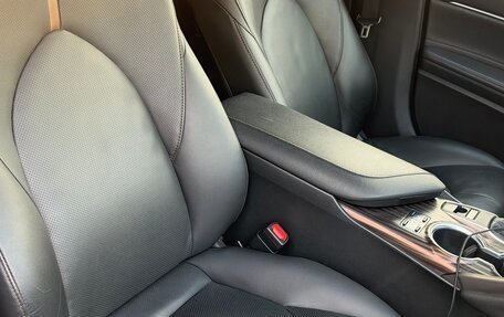 Toyota Camry, 2018 год, 2 550 000 рублей, 13 фотография