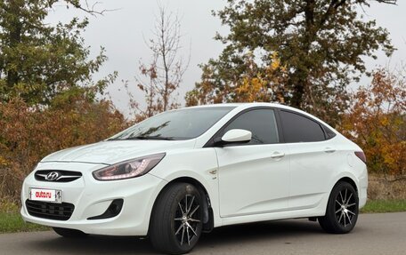 Hyundai Solaris II рестайлинг, 2013 год, 800 000 рублей, 8 фотография