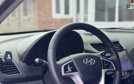 Hyundai Solaris II рестайлинг, 2013 год, 800 000 рублей, 25 фотография