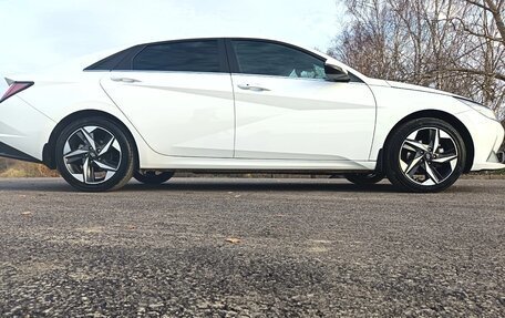 Hyundai Elantra, 2022 год, 2 600 000 рублей, 9 фотография