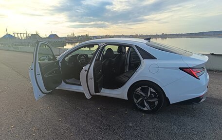 Hyundai Elantra, 2022 год, 2 600 000 рублей, 13 фотография