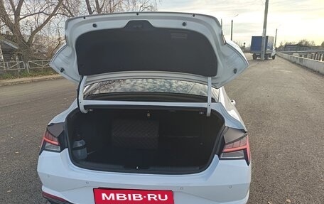 Hyundai Elantra, 2022 год, 2 600 000 рублей, 6 фотография