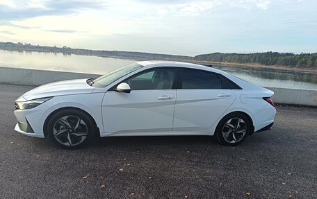 Hyundai Elantra, 2022 год, 2 600 000 рублей, 17 фотография