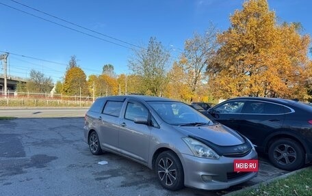 Toyota Wish II, 2005 год, 670 000 рублей, 2 фотография