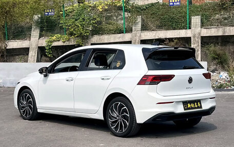 Volkswagen Golf VIII, 2023 год, 1 595 700 рублей, 4 фотография
