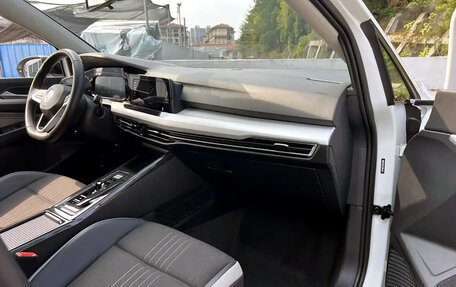 Volkswagen Golf VIII, 2023 год, 1 595 700 рублей, 12 фотография