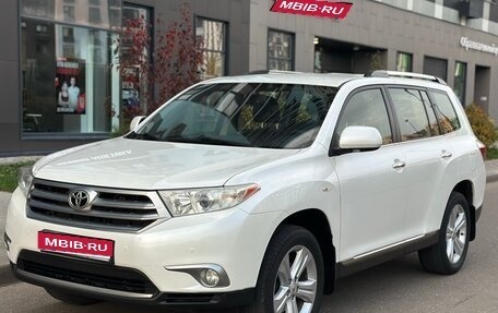 Toyota Highlander III, 2012 год, 1 895 000 рублей, 1 фотография