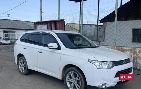 Mitsubishi Outlander III рестайлинг 3, 2012 год, 1 025 300 рублей, 2 фотография