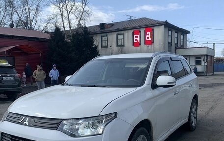 Mitsubishi Outlander III рестайлинг 3, 2012 год, 1 025 300 рублей, 3 фотография