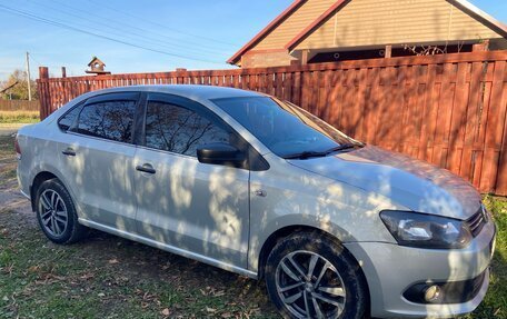 Volkswagen Polo VI (EU Market), 2011 год, 430 000 рублей, 2 фотография