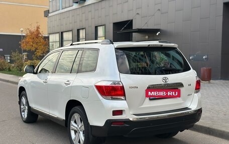 Toyota Highlander III, 2012 год, 1 895 000 рублей, 6 фотография