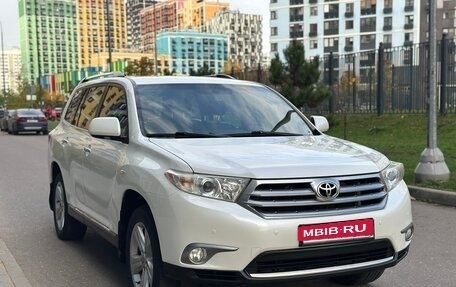 Toyota Highlander III, 2012 год, 1 895 000 рублей, 3 фотография