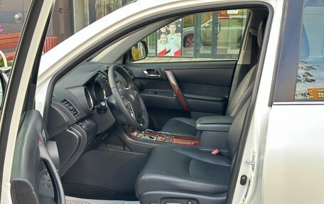 Toyota Highlander III, 2012 год, 1 895 000 рублей, 10 фотография