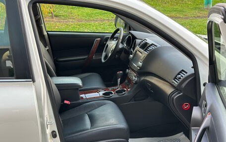 Toyota Highlander III, 2012 год, 1 895 000 рублей, 21 фотография