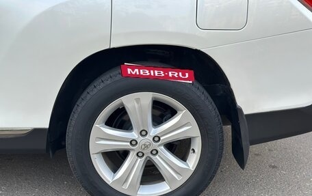 Toyota Highlander III, 2012 год, 1 895 000 рублей, 17 фотография