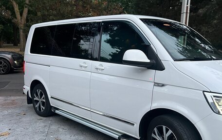 Volkswagen Multivan T6 рестайлинг, 2016 год, 5 990 000 рублей, 2 фотография